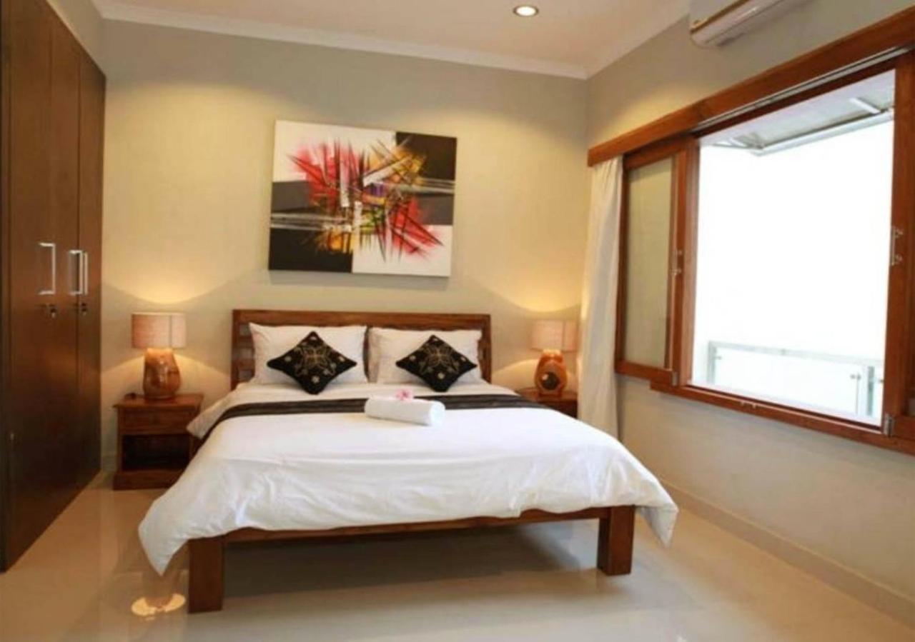 Anyelir Seminyak